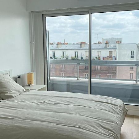 Le Pinky Bird Belleville Paris 20 Luaran gambar
