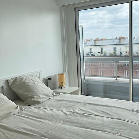 Le Pinky Bird Belleville Paris 20 Luaran gambar